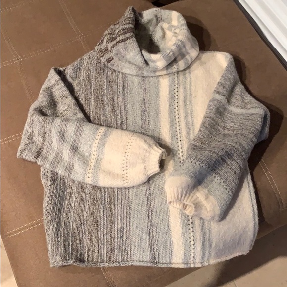 Sweater - Picture 3 of 3